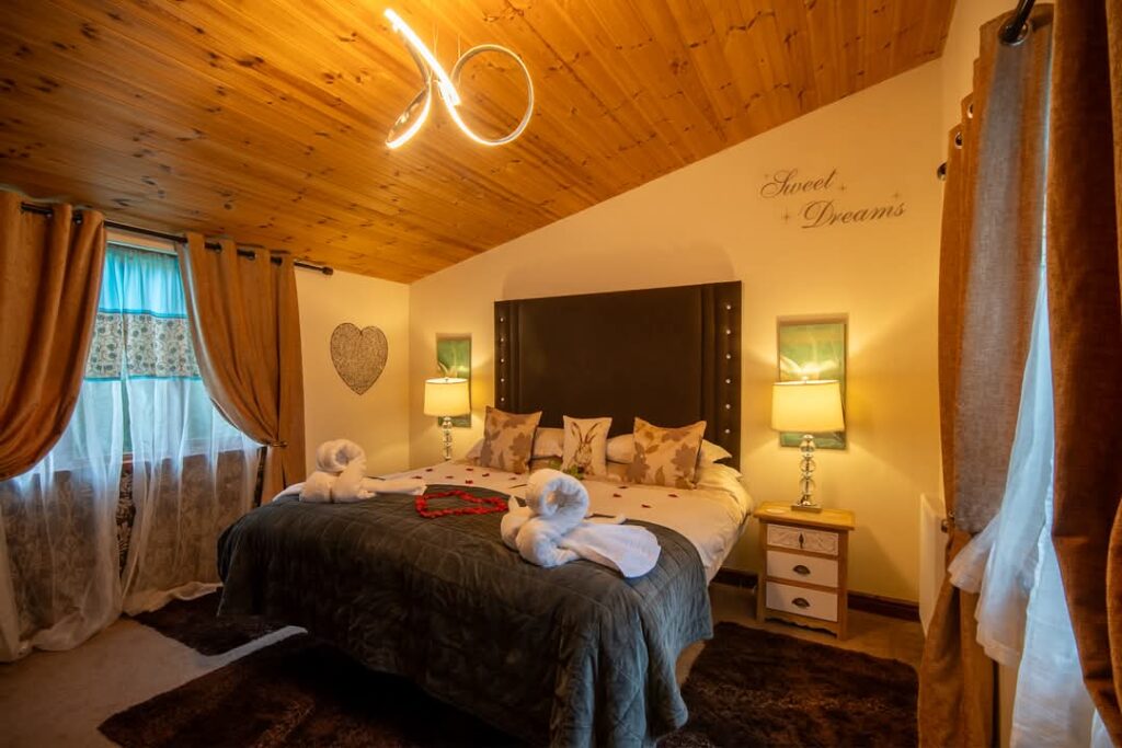 Britannia petite lodge