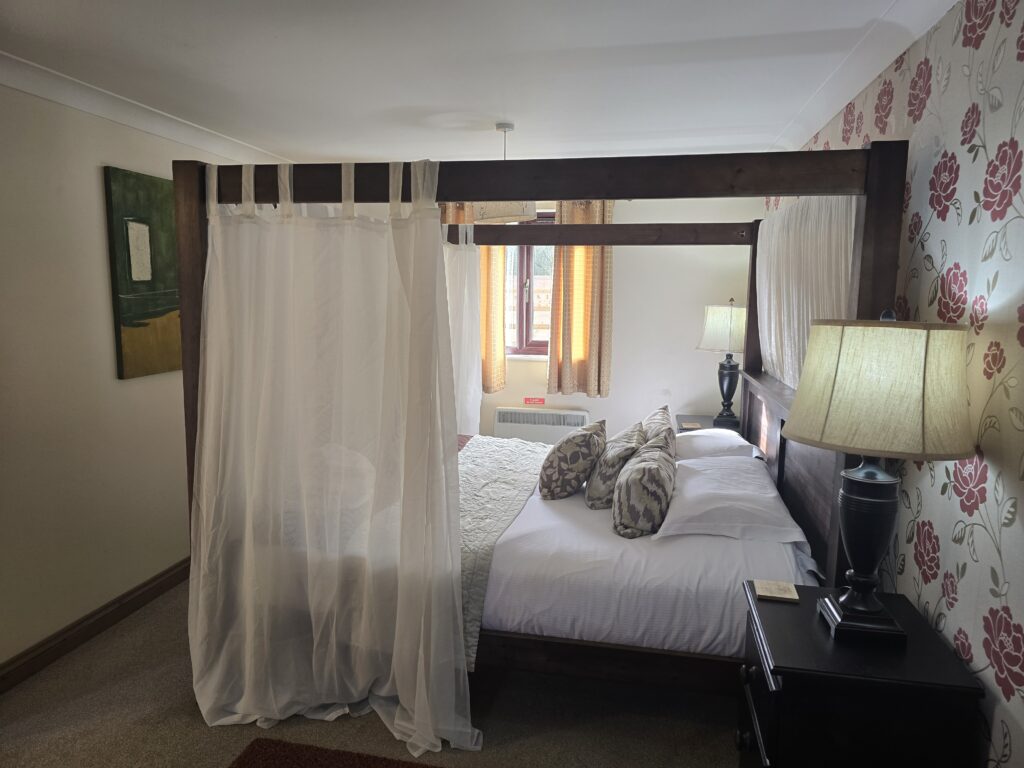 cosy all white bedroom in our lodges in York